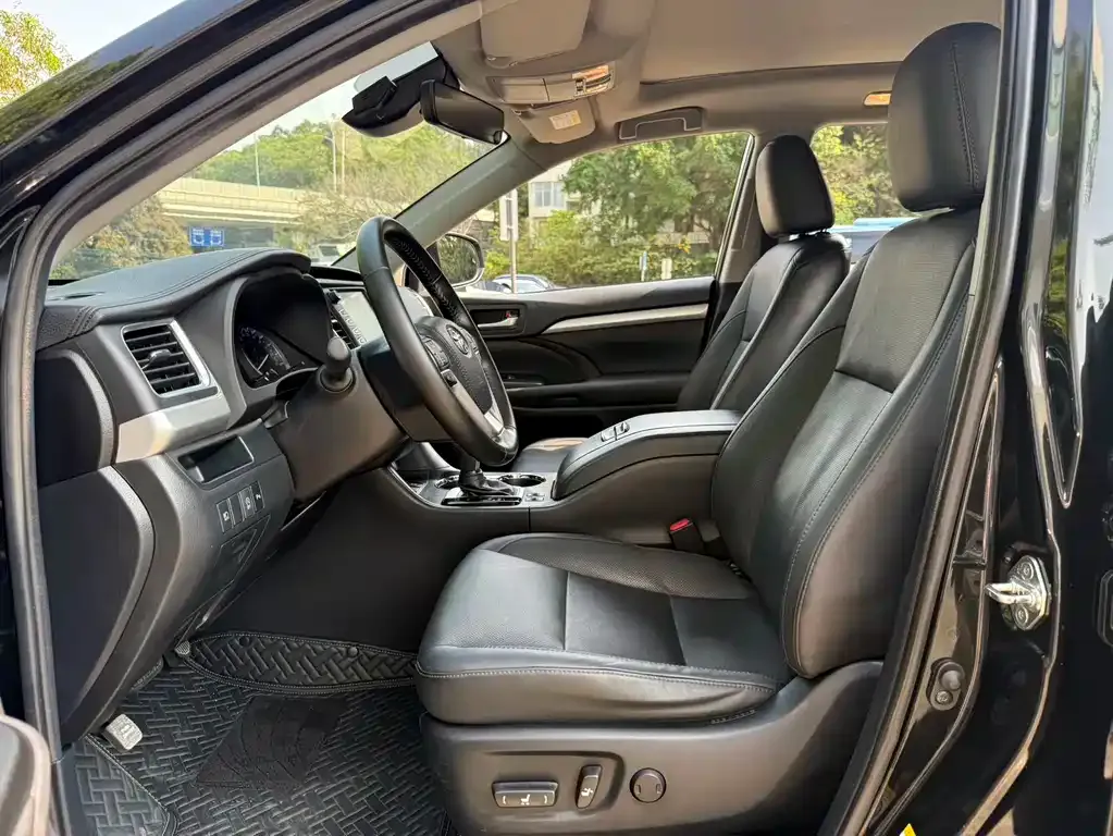 Toyota Highlander 2021 из CN, фото 4