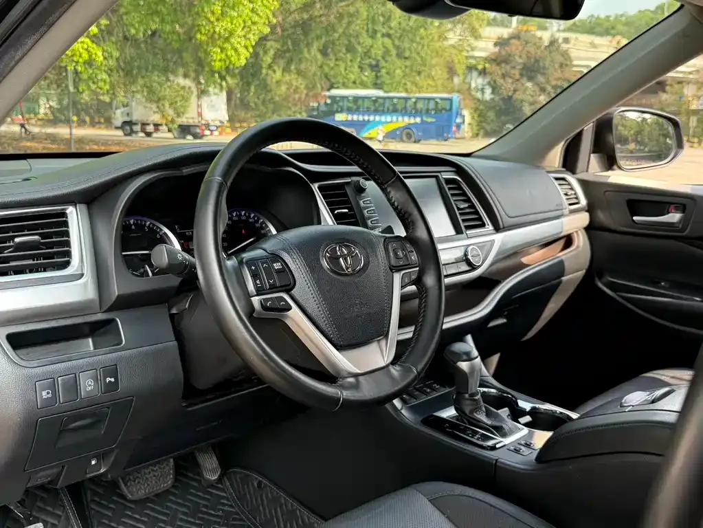 Toyota Highlander 2021 из CN, фото 3