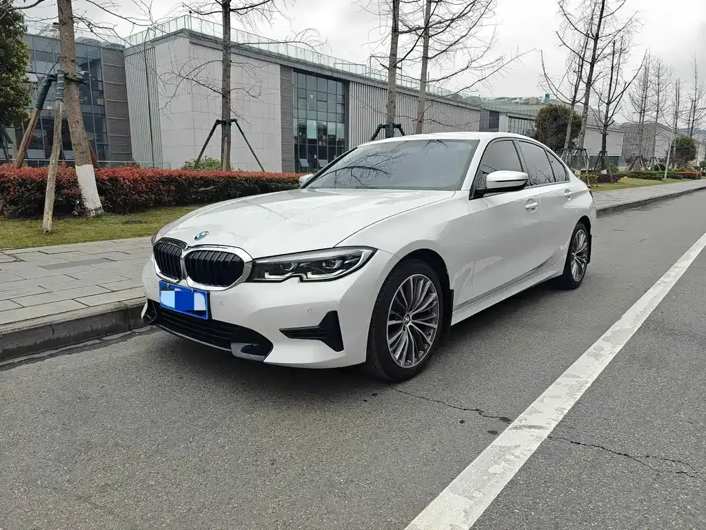 BMW 3 Series 2022 из CN, фото 1