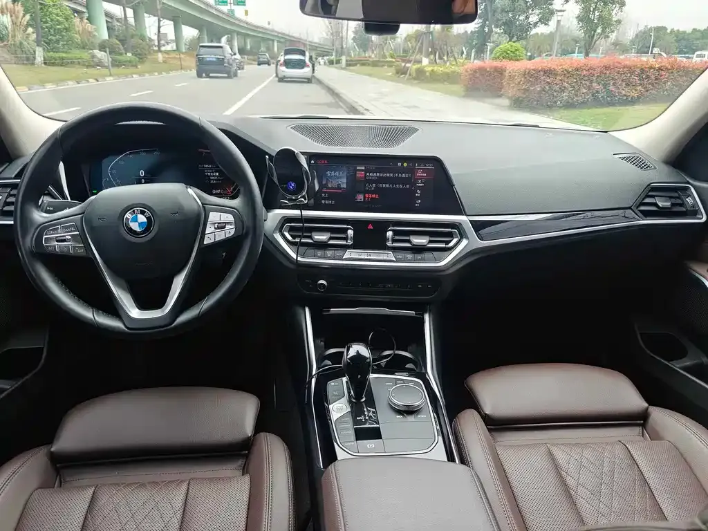 BMW 3 Series 2022 из CN, фото 3