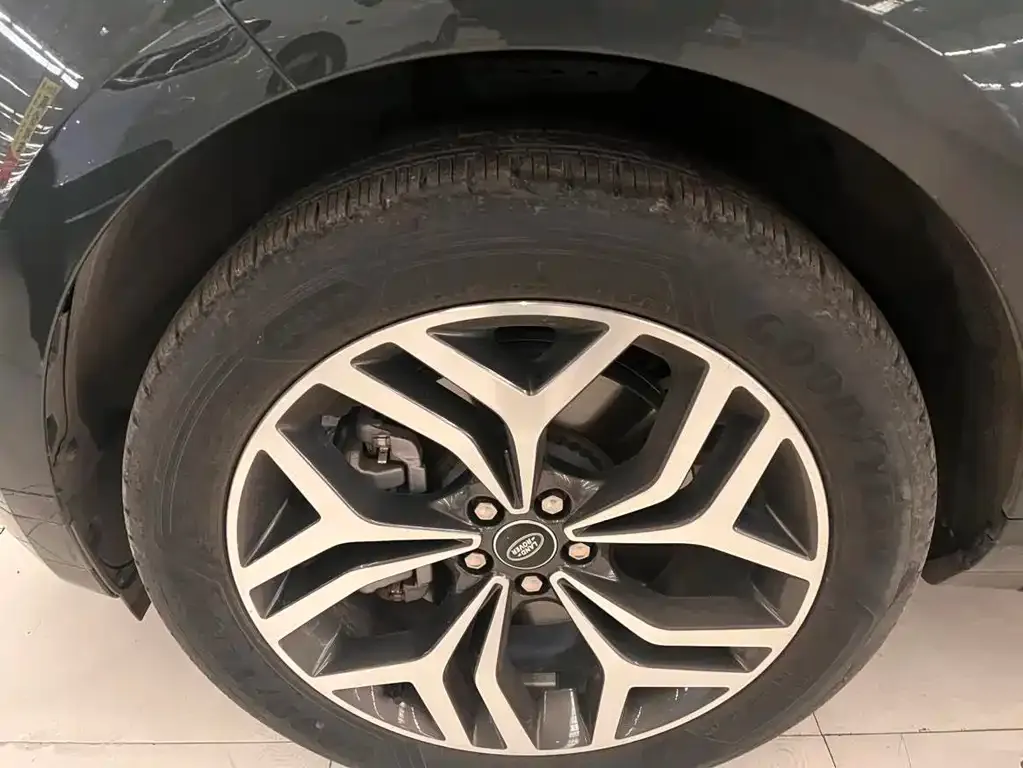 Land Rover Evoque 2024 из CN, фото 2