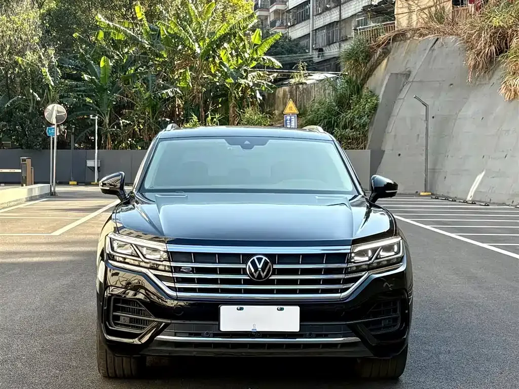 Volkswagen Touareg — фото 6
