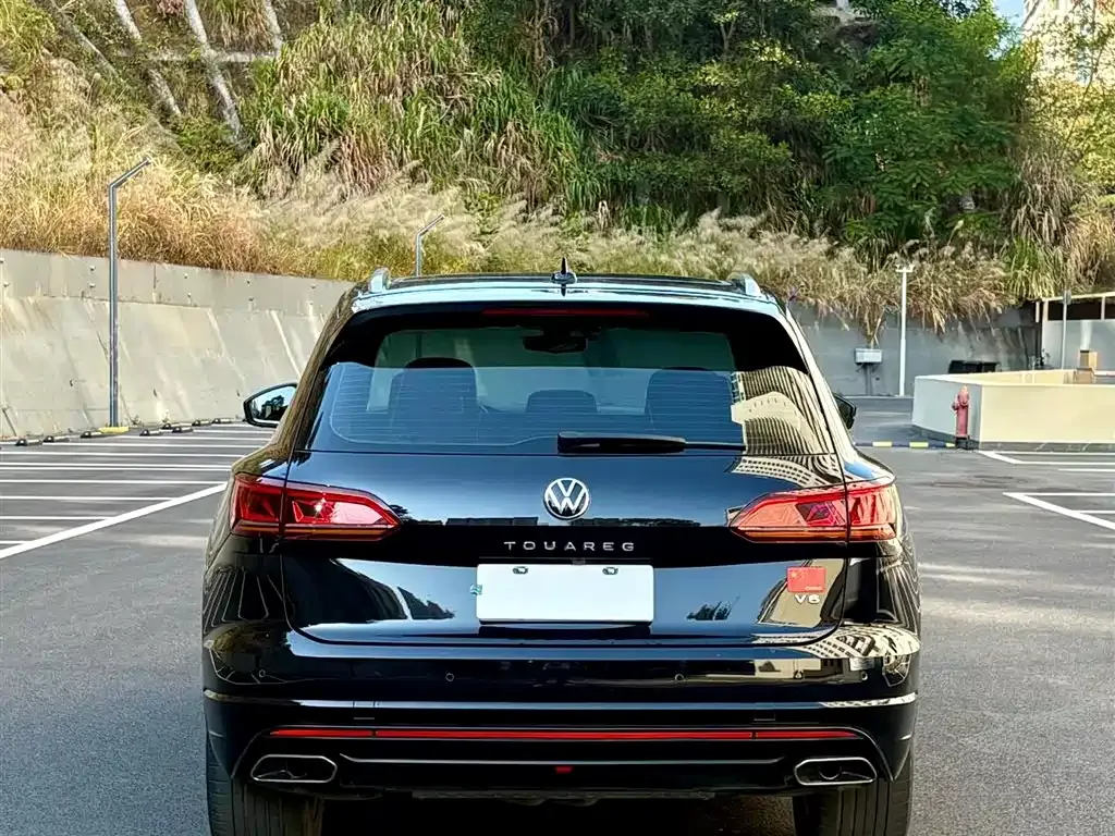 Volkswagen Touareg — фото 7