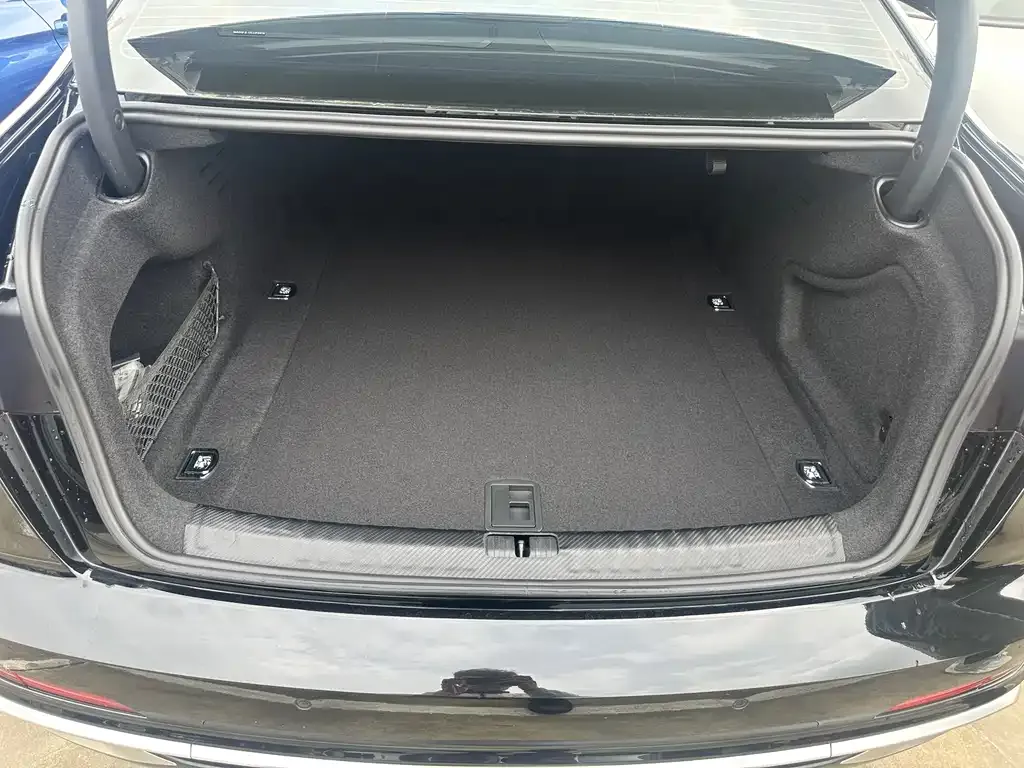 Audi A6L 2023 из CN, фото 6