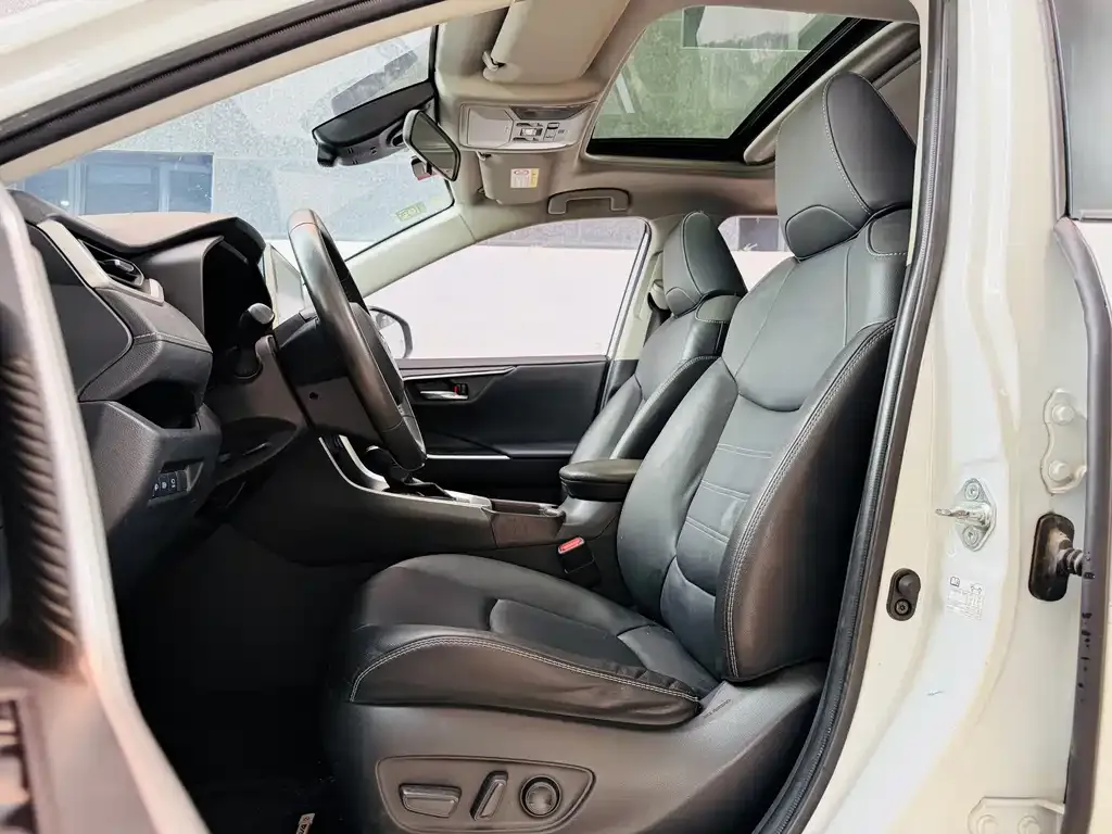 Toyota RAV4 2022 из CN, фото 9