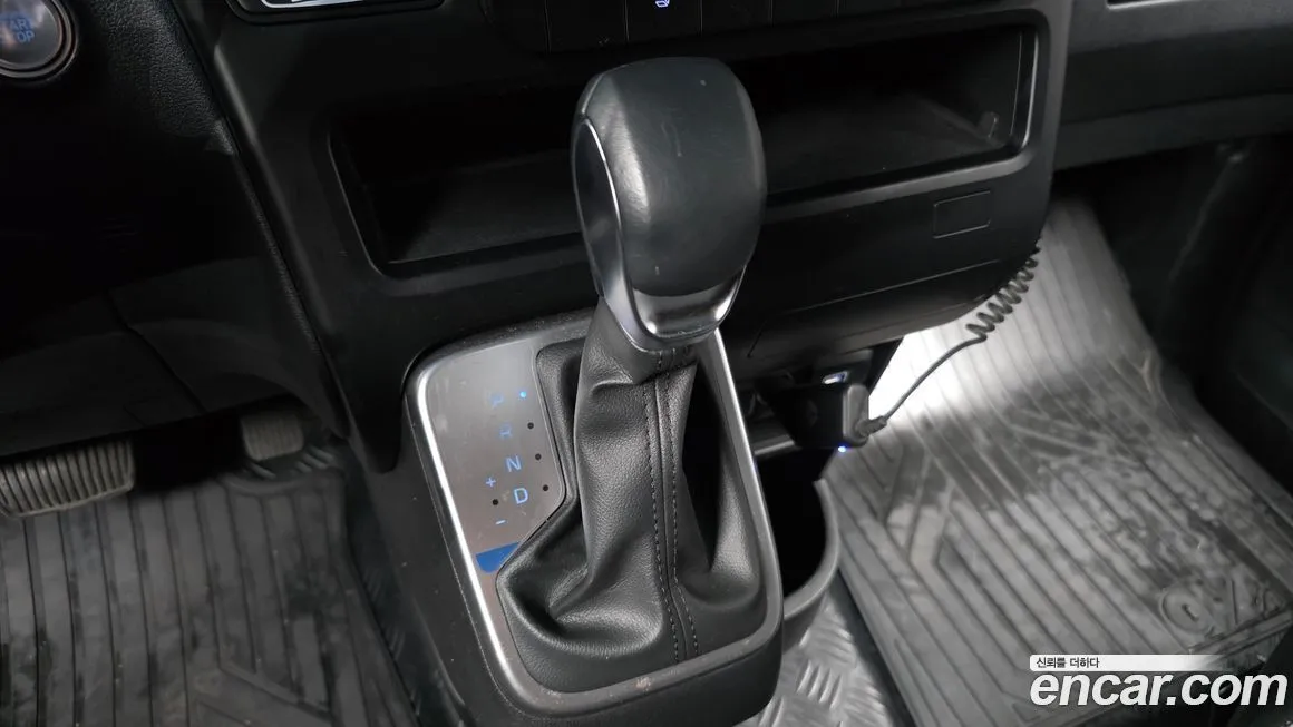 Hyundai Staria — фото 2