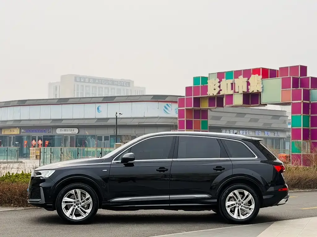 Audi Q7 2021 из CN, фото 2