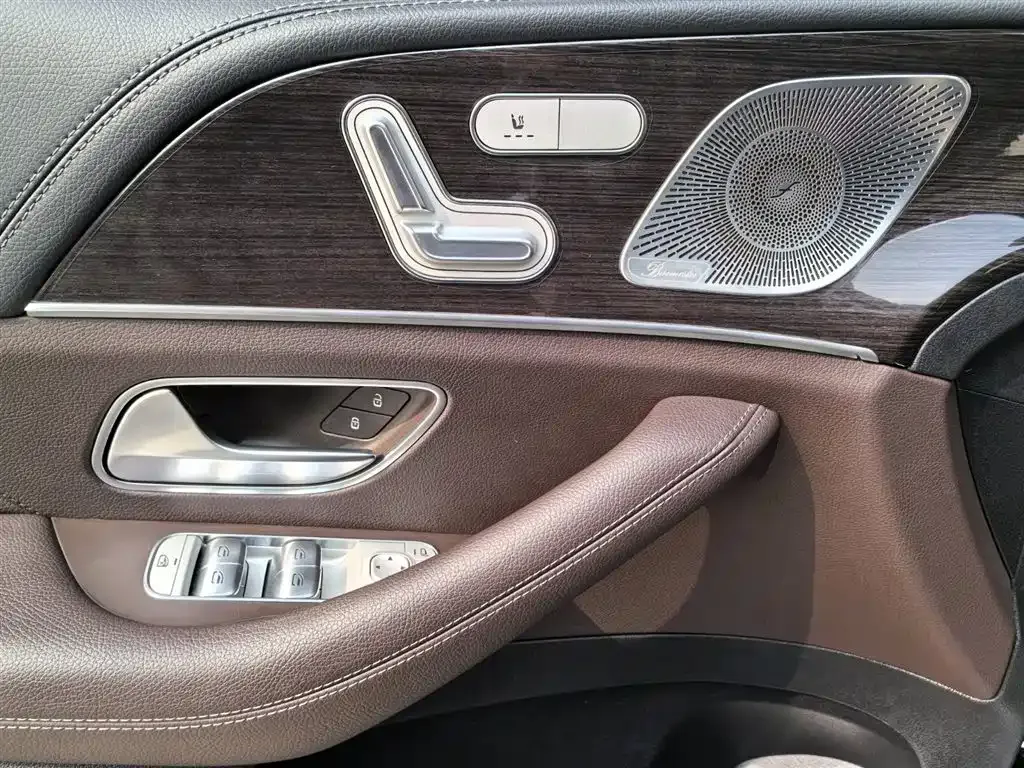 Mercedes-Benz GLS — фото 10