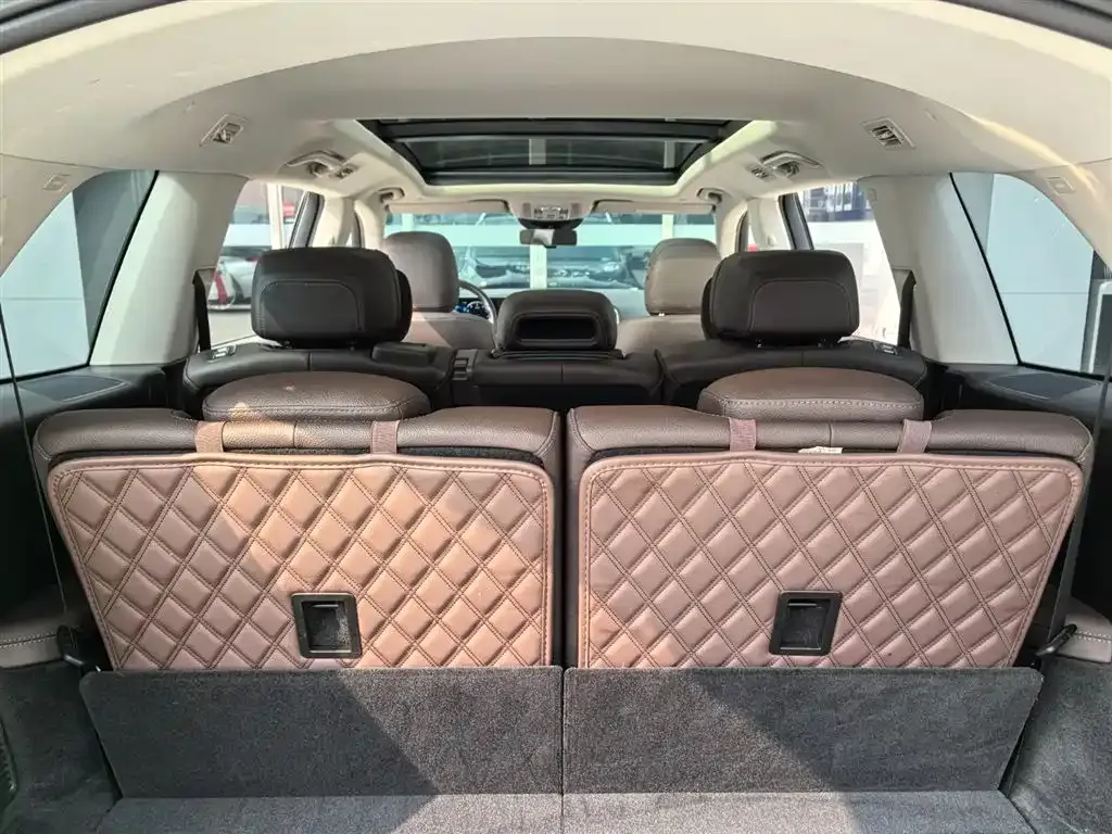 Mercedes-Benz GLS — фото 9