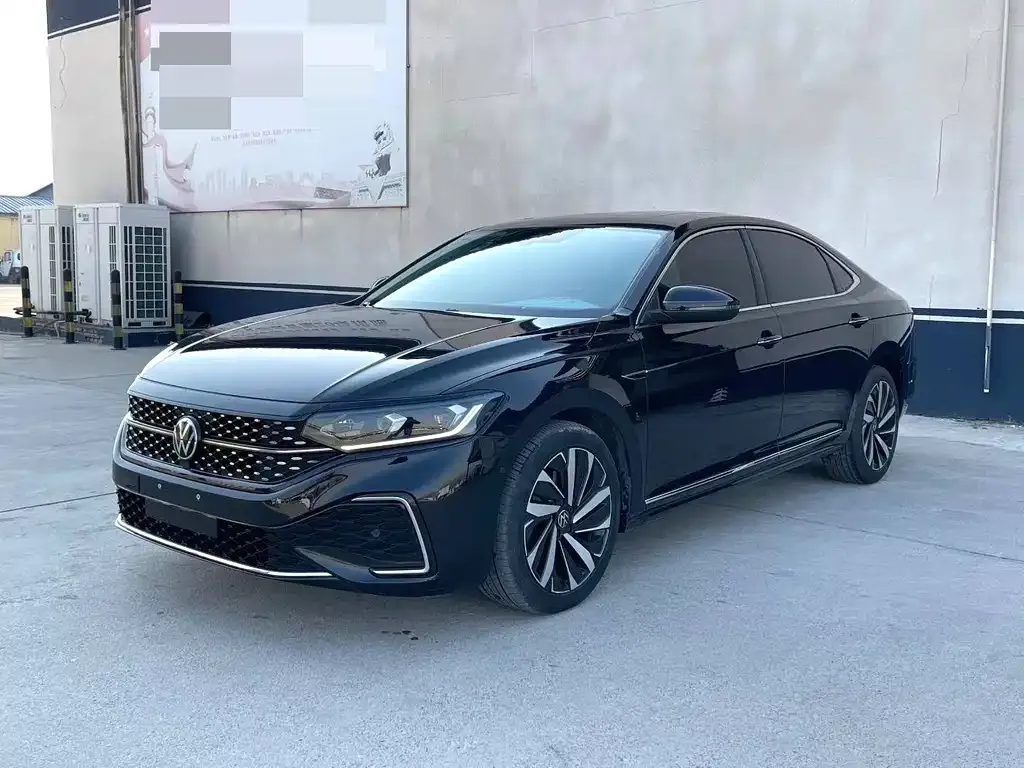 Volkswagen Passat — фото 1