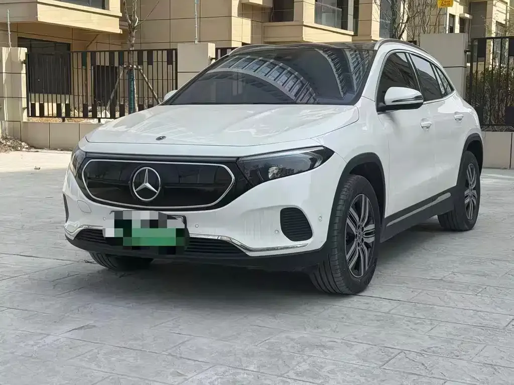 Mercedes-Benz EQA — фото 1