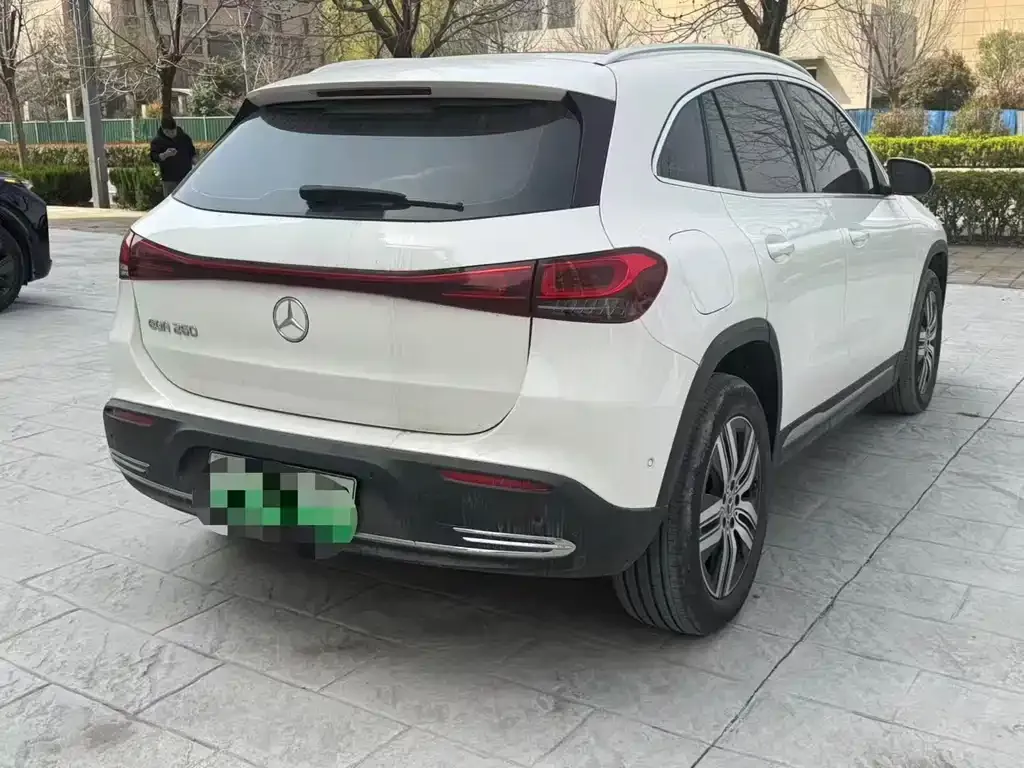 Mercedes-Benz EQA — фото 10