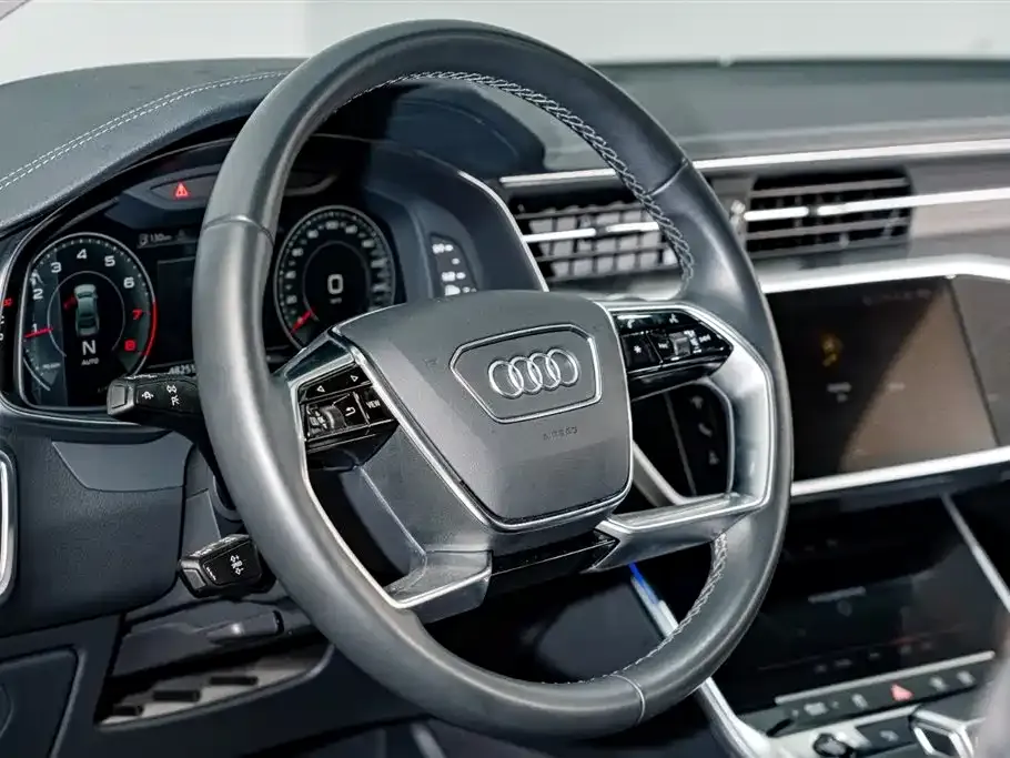 Audi A7L — фото 3