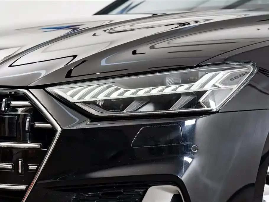 Audi A7L — фото 8