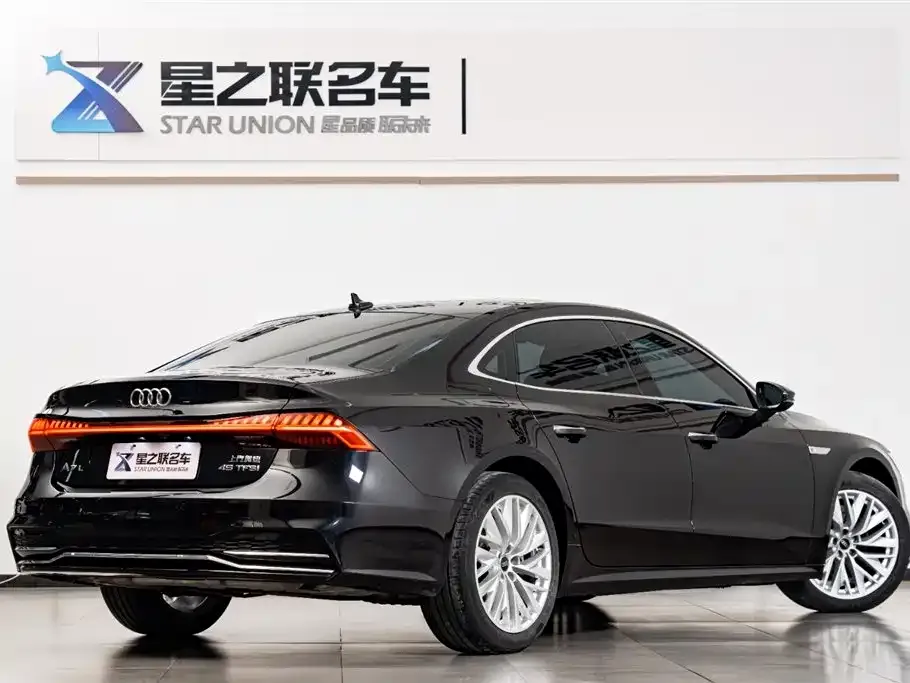 Audi A7L — фото 2
