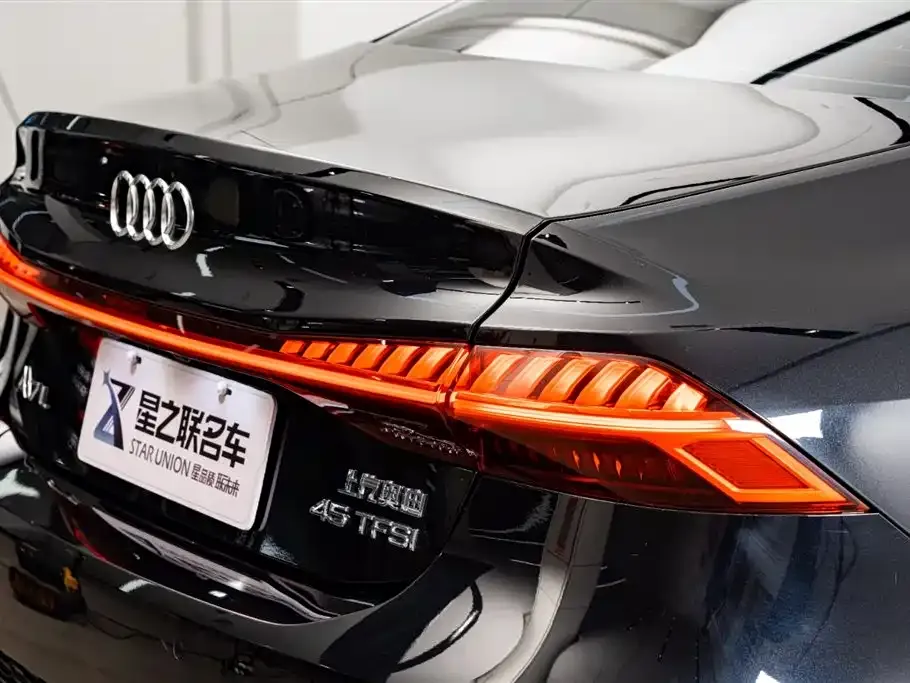 Audi A7L — фото 6
