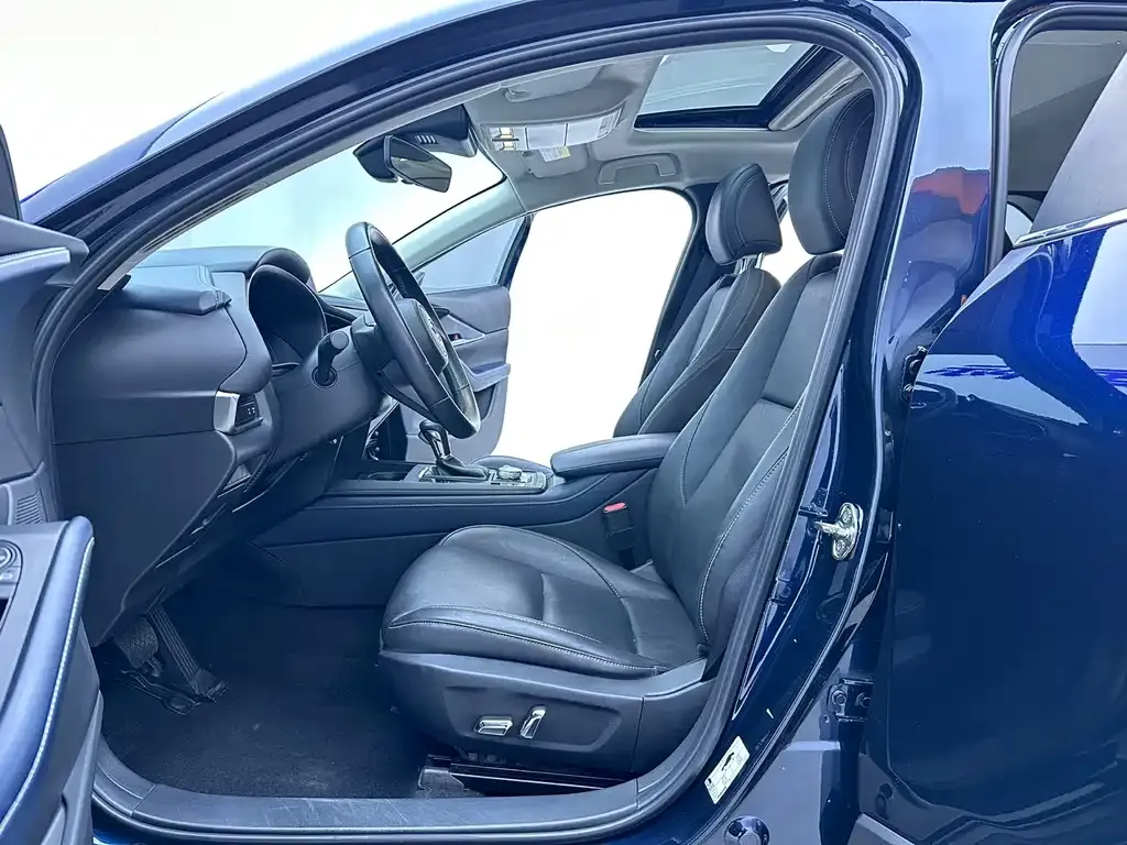 Mazda CX-30 2021 из CN, фото 8