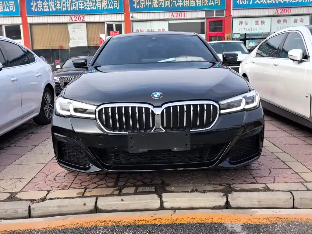 BMW 5 Series — фото 10