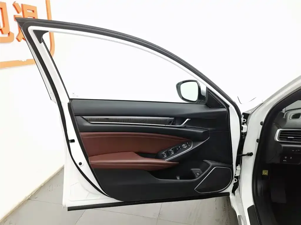 Honda Inspire 2023 из CN, фото 7