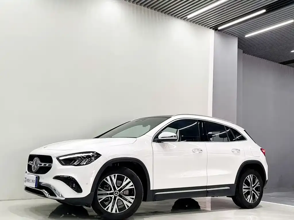 Mercedes-Benz GLA — фото 1