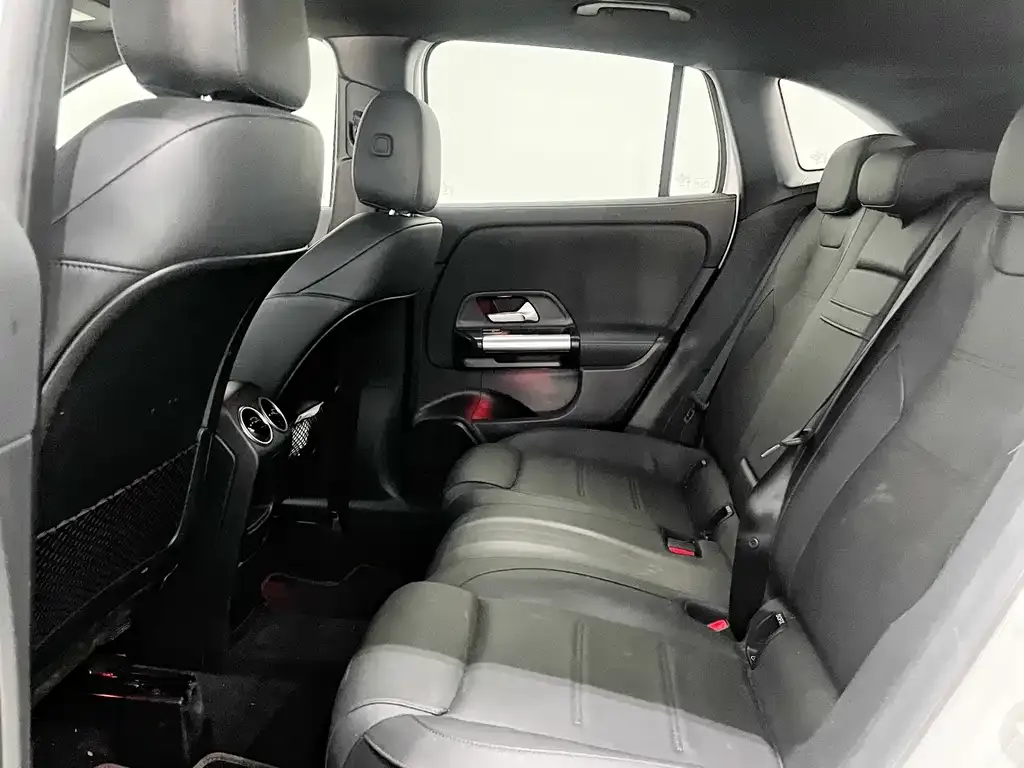 Mercedes-Benz GLA — фото 8
