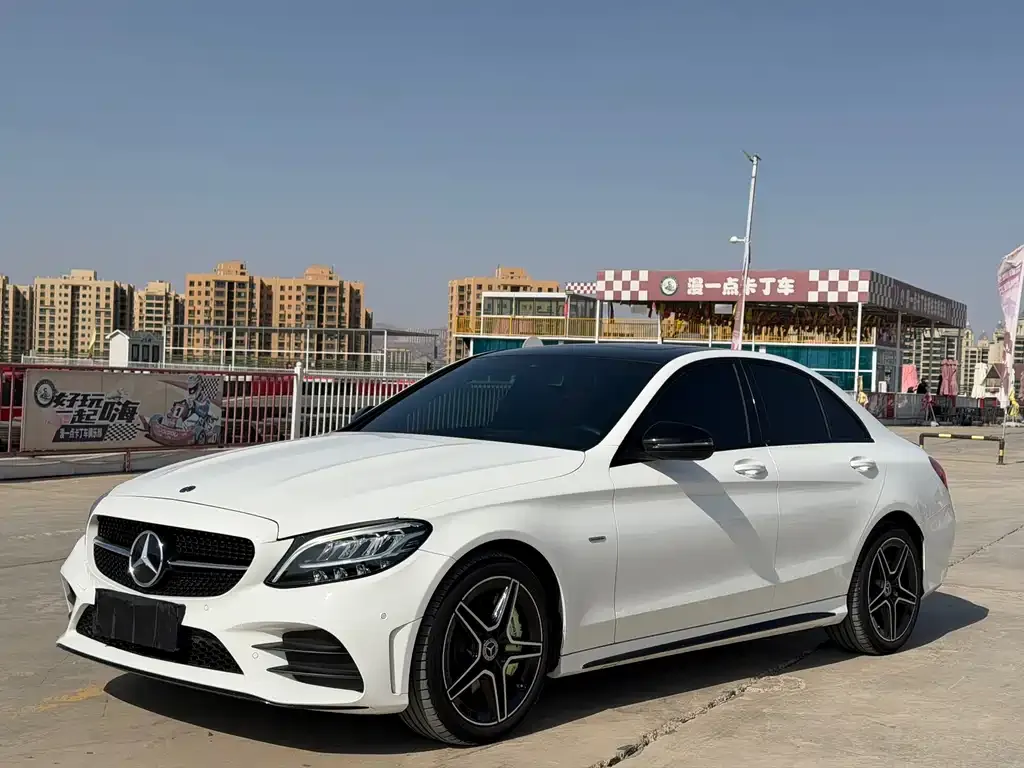 Mercedes-Benz C-Class — фото 1