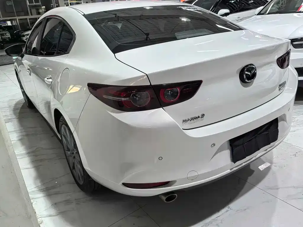 Mazda 3 Axela — фото 10