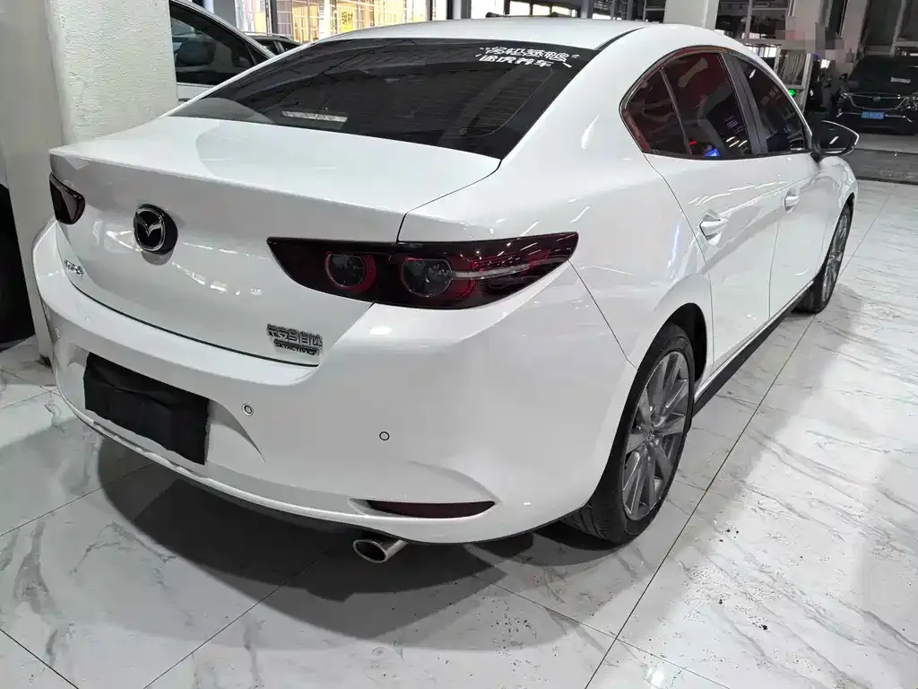 Mazda 3 Axela — фото 8