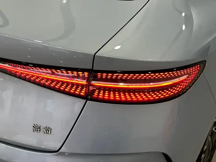 BYD Seal — фото 6