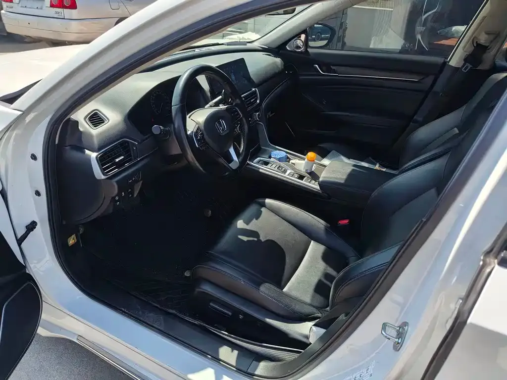 Honda Accord — фото 5