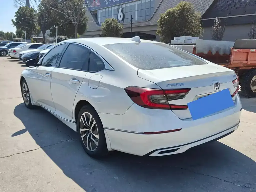 Honda Accord — фото 10