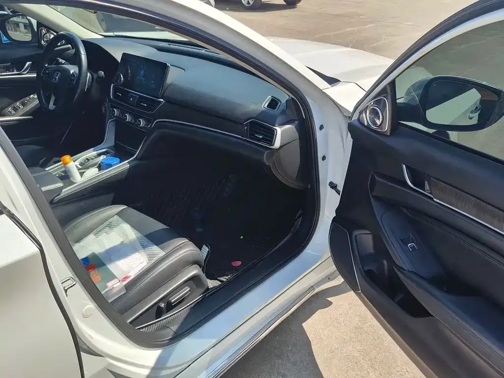 Honda Accord — фото 6