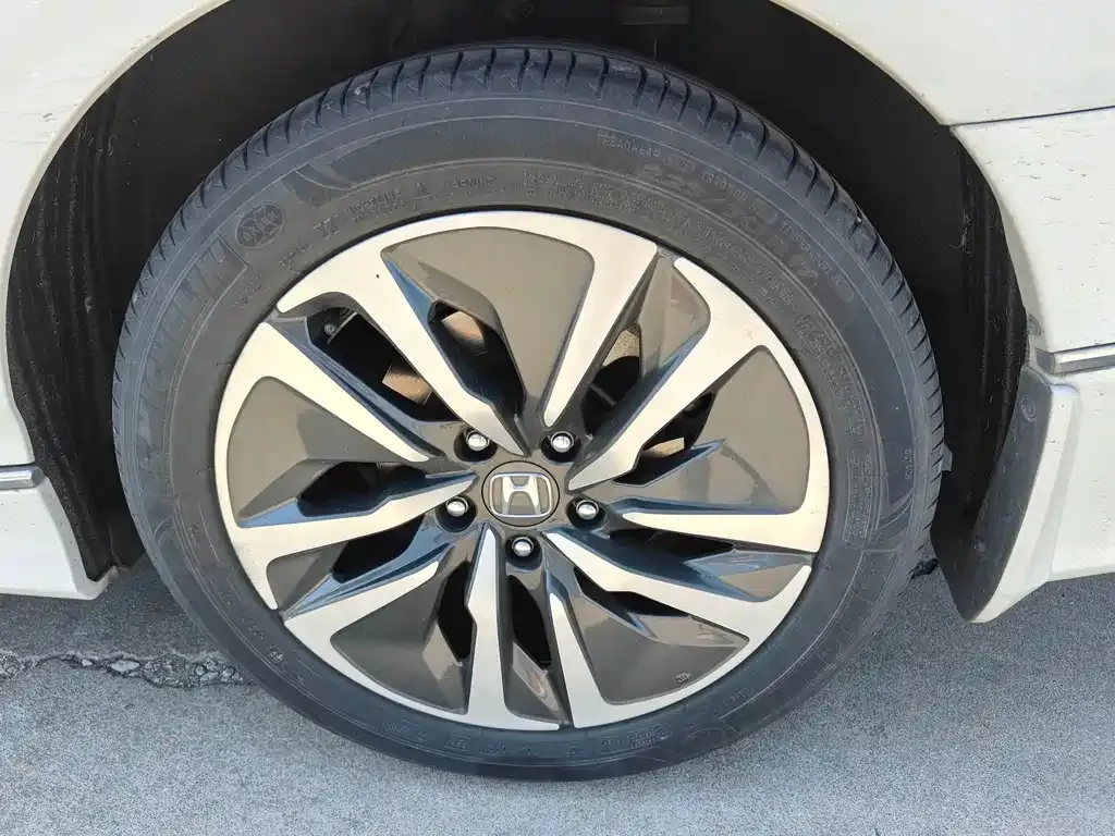 Honda Accord — фото 8