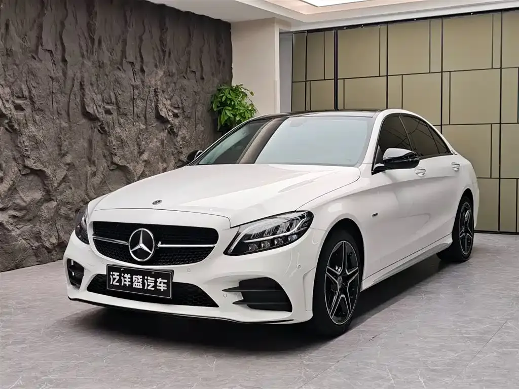 Mercedes-Benz C-Class — фото 1