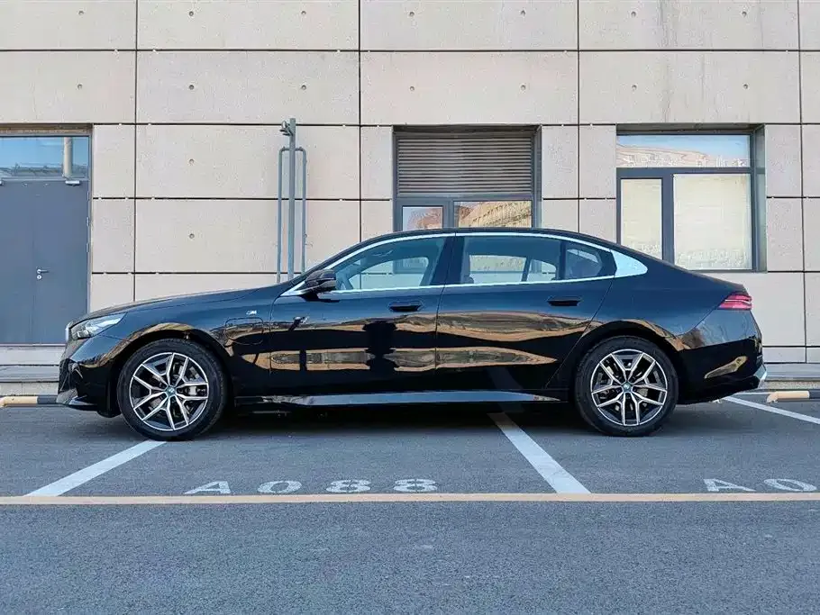 BMW i5 2025 из CN, фото 7