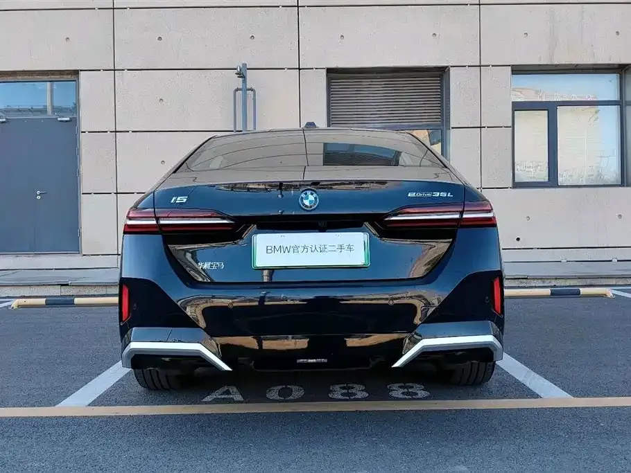 BMW i5 2025 из CN, фото 5