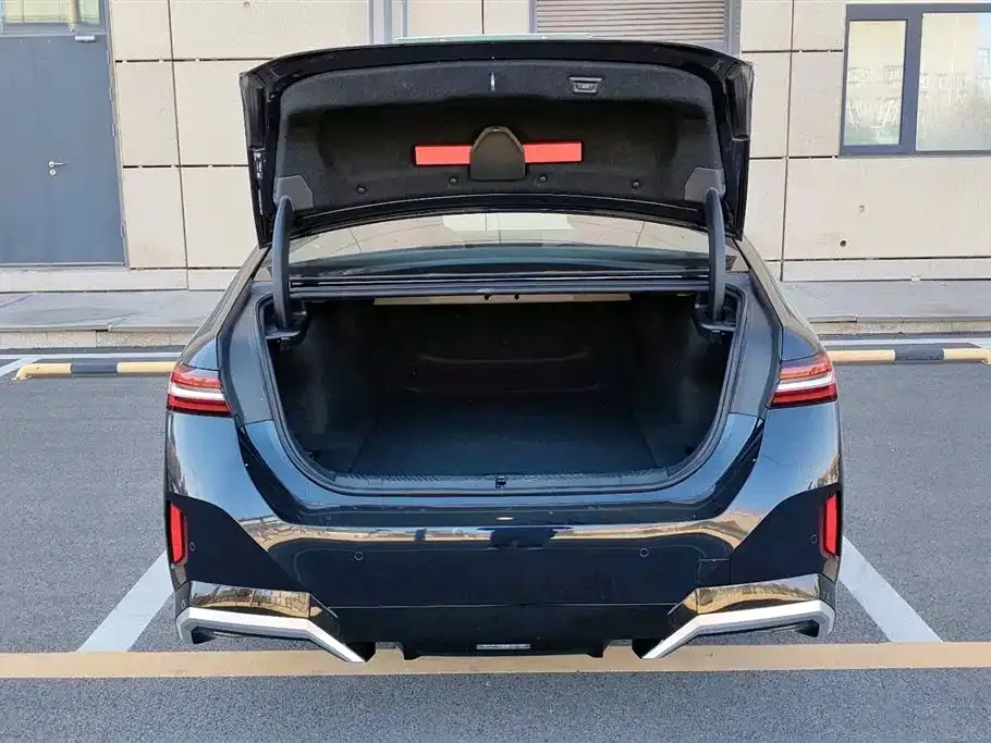 BMW i5 2025 из CN, фото 2