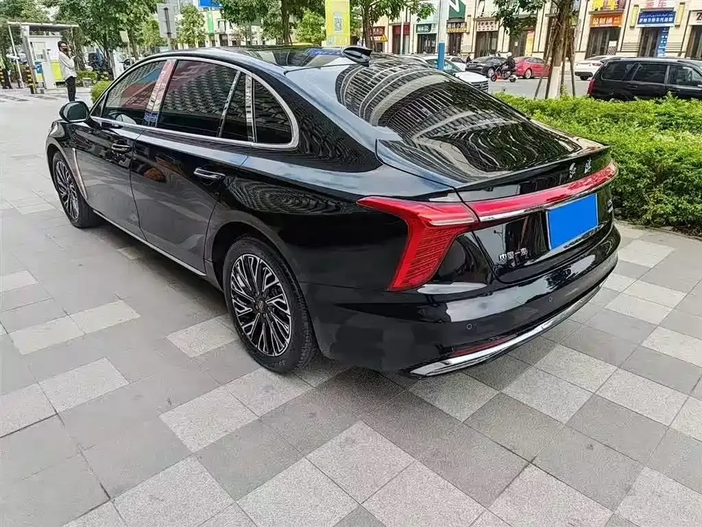 Hongqi H5 — фото 5