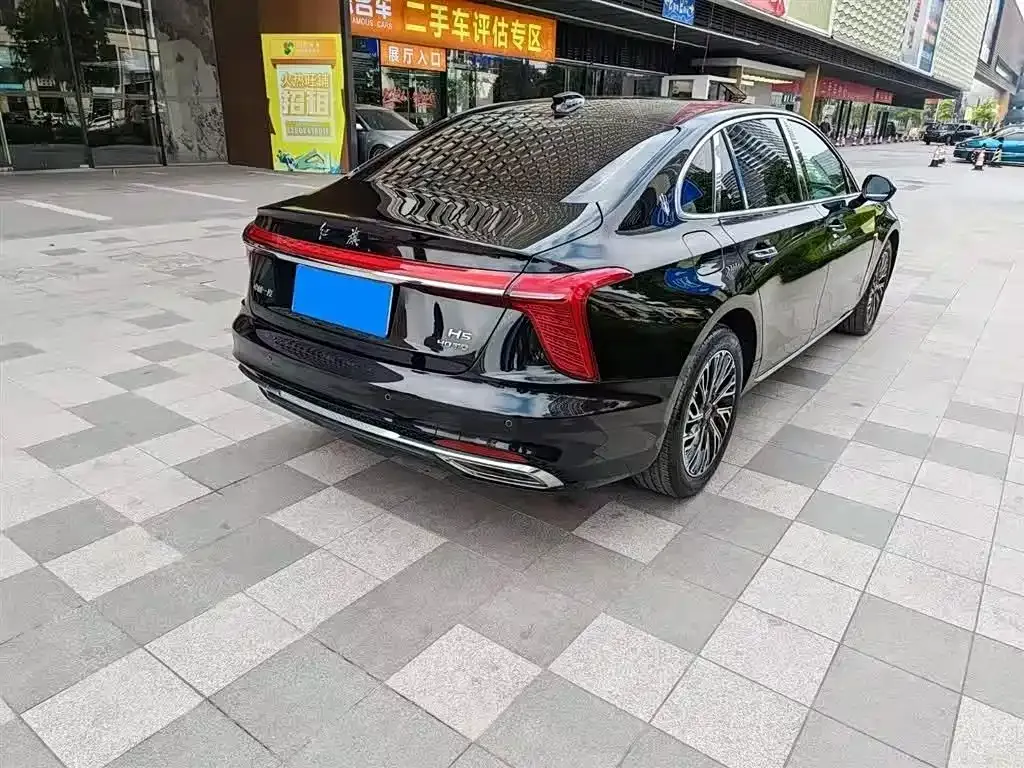 Hongqi H5 — фото 6