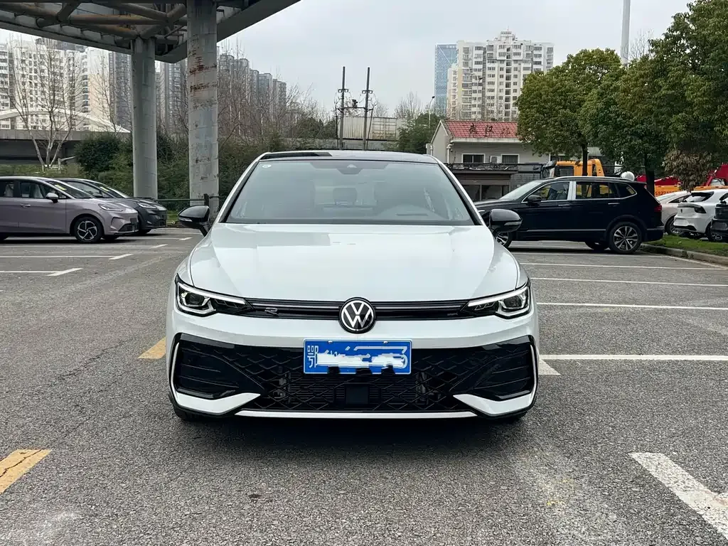 Volkswagen Golf 2025 из CN, фото 5