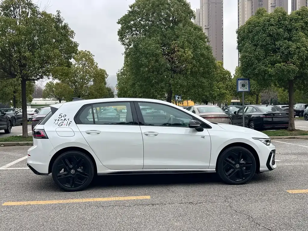Volkswagen Golf 2025 из CN, фото 4