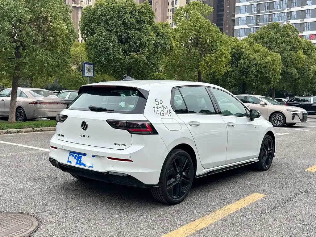 Volkswagen Golf 2025 из CN, фото 10