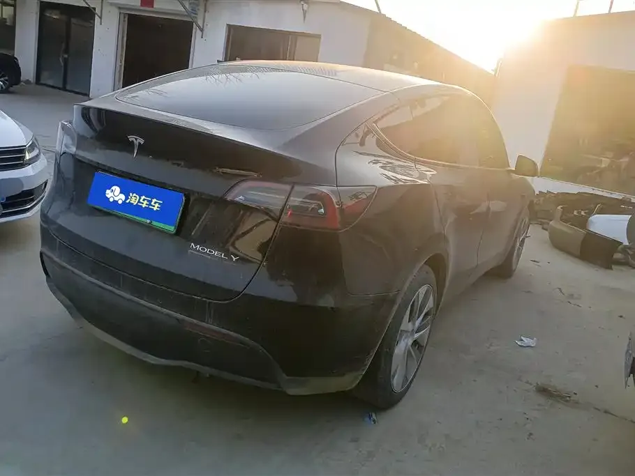 Tesla Model Y — фото 5