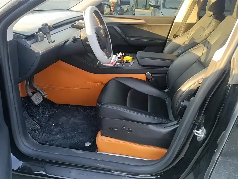 Tesla Model Y — фото 7