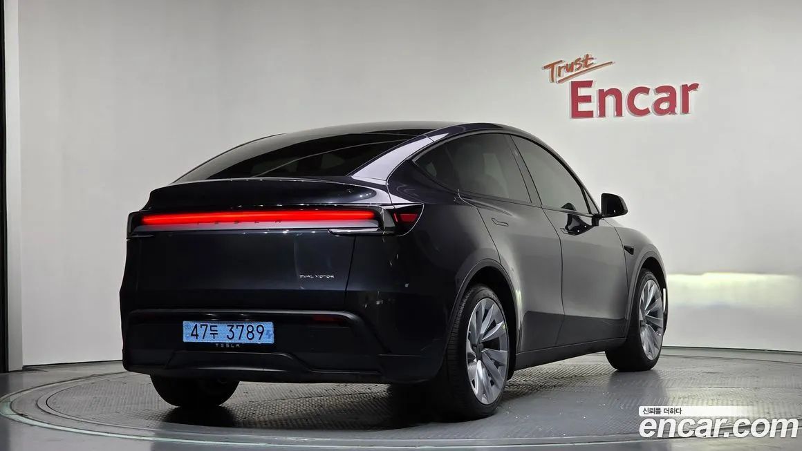 Tesla Model Y — фото 4