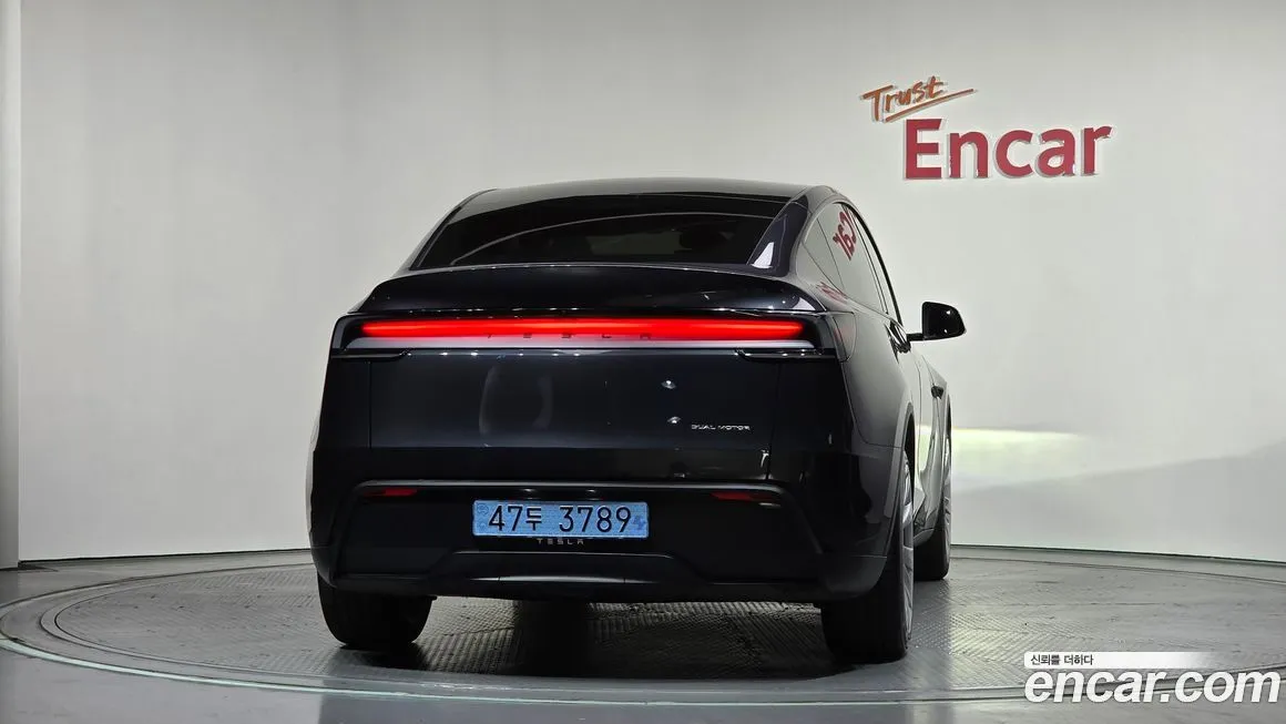 Tesla Model Y — фото 7
