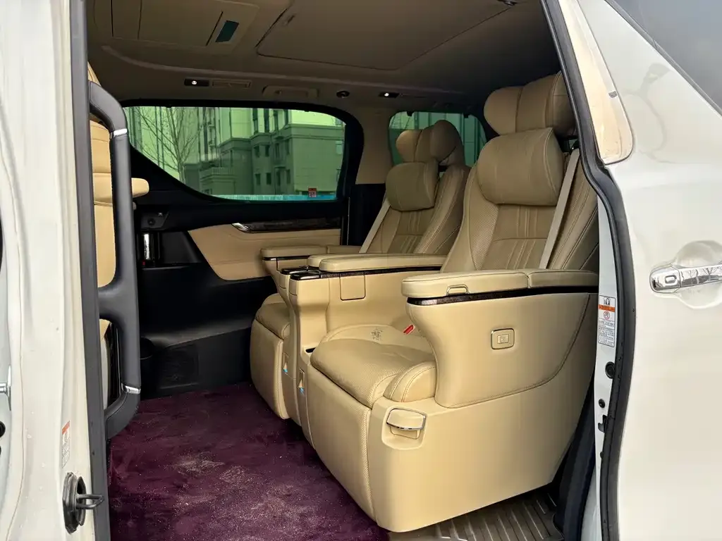 Toyota Alphard 2021 из CN, фото 3