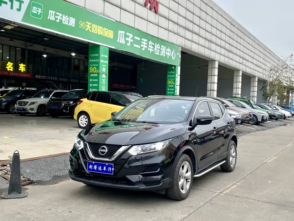 Nissan Qashqai — фото 1