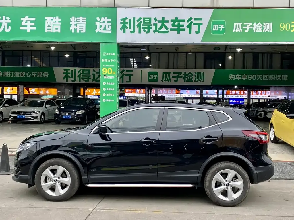 Nissan Qashqai — фото 7