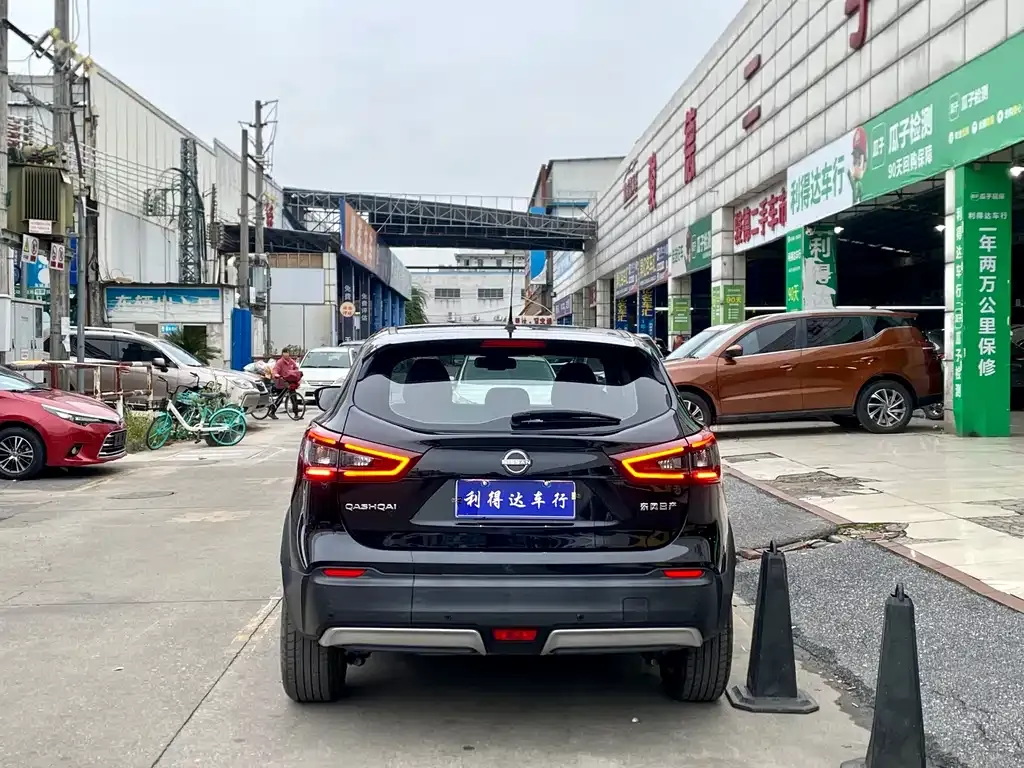 Nissan Qashqai — фото 10